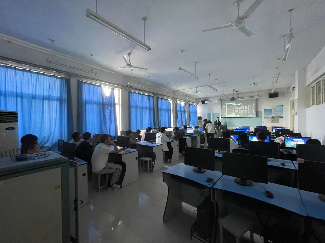 信息技術(shù)咨詢(xún)服務(wù)行業(yè)前景廣闊 信息科學(xué)與工程學(xué)院(人工智能學(xué)院)就業(yè)宣講會(huì)圓滿(mǎn)舉行